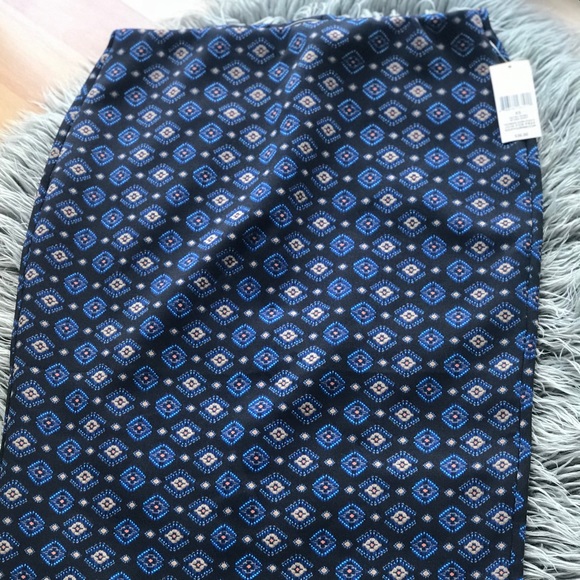 SALE💥 NWT Patterned Pencil Skirt - Picture 3 of 5